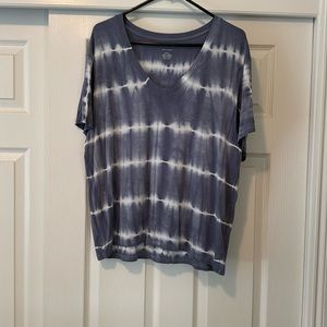 LOOSE T-SHIRT